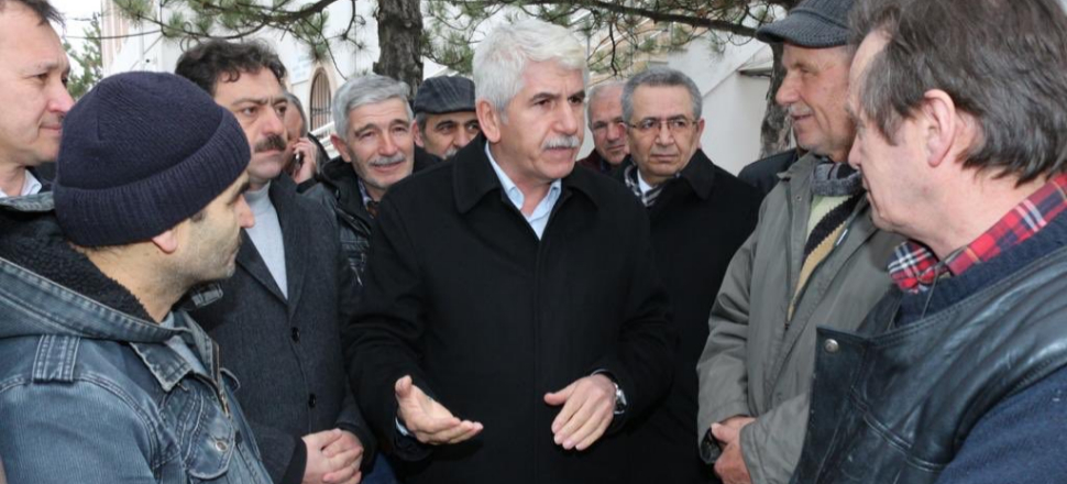 AK Parti'nin başkan adayının afişi indirildi!