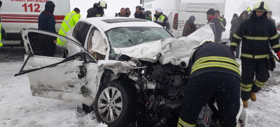 Bingöl'de trafik kazası: 1 ölü, 10 yaralı