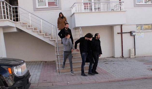 Fuhuş operasyonunda flaş gelişme! 2 eşcinsel erkeğin HIV taşıdığı ortaya çıktı!