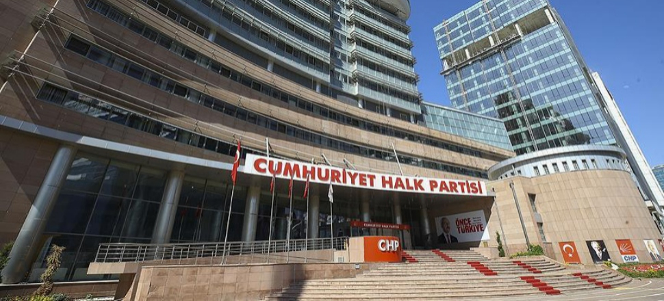 12 CHP'liden Parti Meclisi'ne olağanüstü toplatı çağrısı!