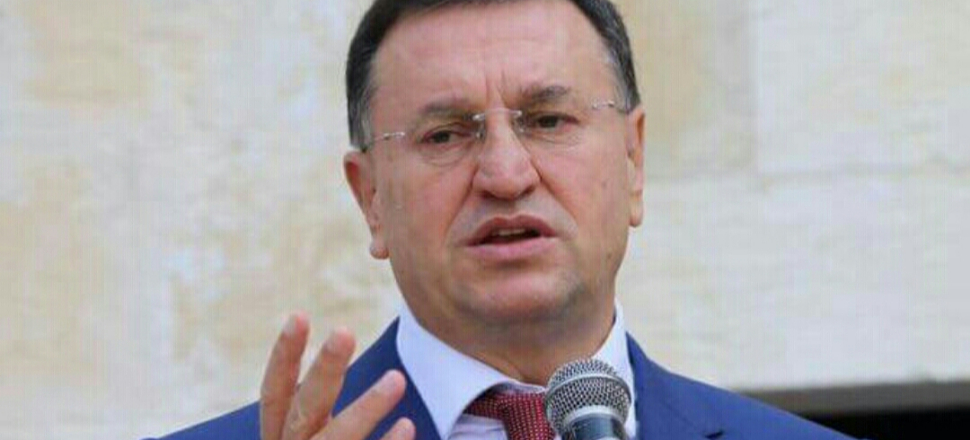 CHP'li başkandan darbeci askerler için saygı duruşu!