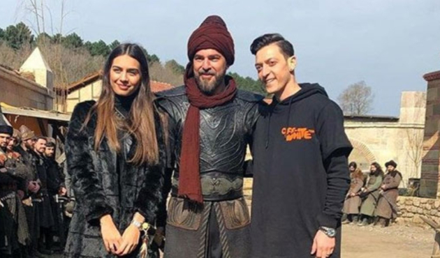 Mesut Özil ve Amine, Diriliş Ertuğrul setinde!