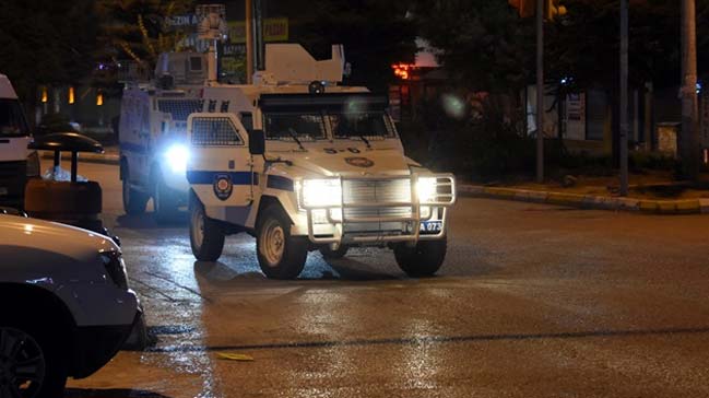 Adana'da polise ses bombalı saldırı