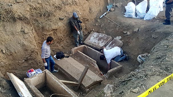 Çanakkale'deki lahitlerde altın bulundu