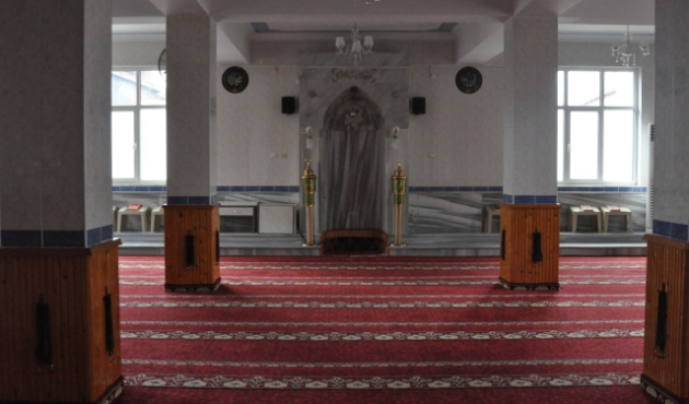 Cemaat ısrar edince imam tayinini istedi...