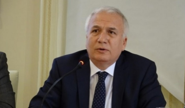 "Ben yatmışım biriyle sen de yatmışsın biriyle..."