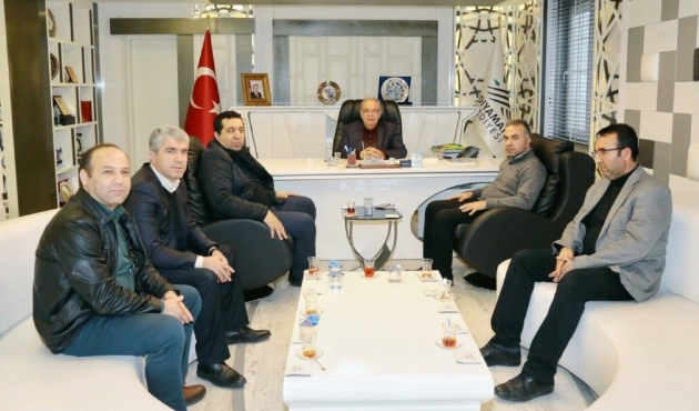 Adıyaman'da EYU-Der yönetimi Hüsrev Kutlu ile buluştu