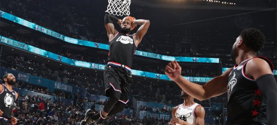All-Star'da gülen LeBron ve takımı!