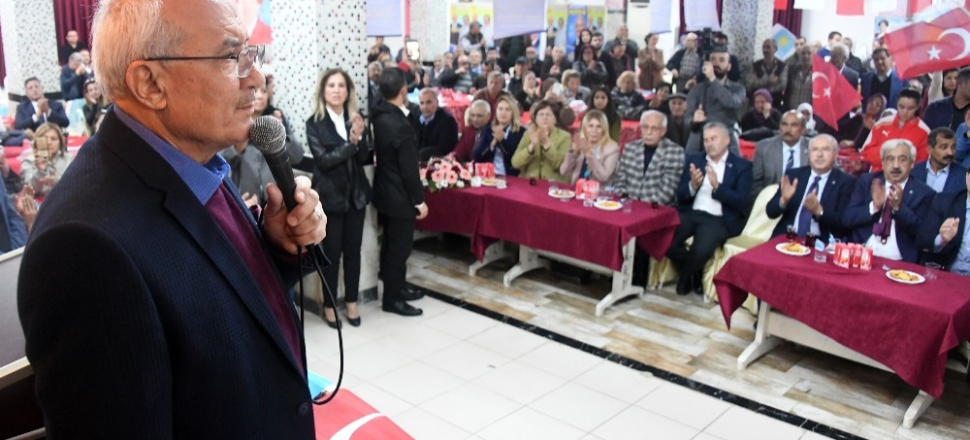 Mersin'de Burhanettin Kocamaz: "Bizim olduğumuz yerde hizmet olur”