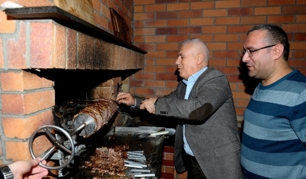 Bursa'da Mustafa Bozbey: "Kültürel varlığımızı devam ettirmek istiyoruz"