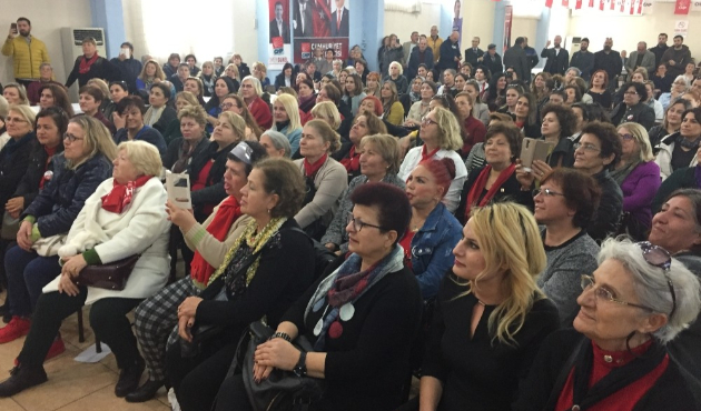 Aydın'da CHP adayı Ömer Günel, kadın kolu üyeleriyle bir araya geldi