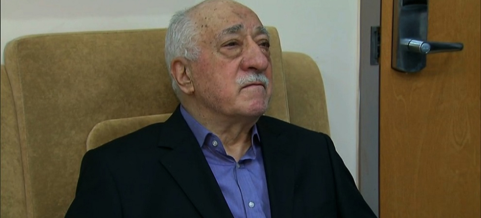 FETÖ elebaşının videolarını cezaevine gönderdiler!