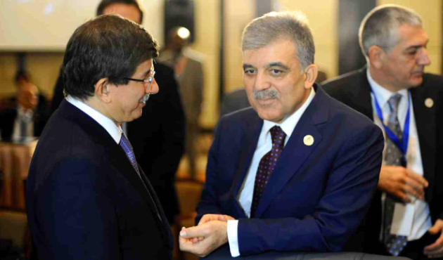 Abdullah Gül-Ahmet Davutoğlu ekibine sert çıktı!