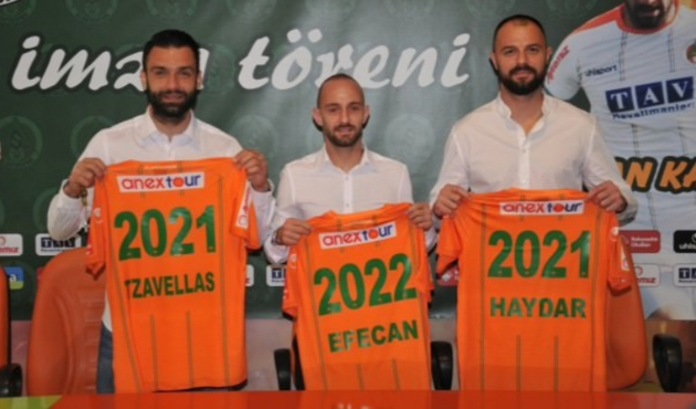 Alanyaspor'dan üç imza birden!