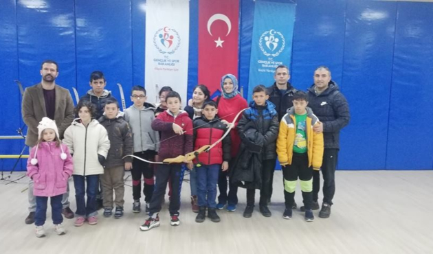 Kayseri'de Mutlu Çarşamba gülümsetmeyi sürdürüyor