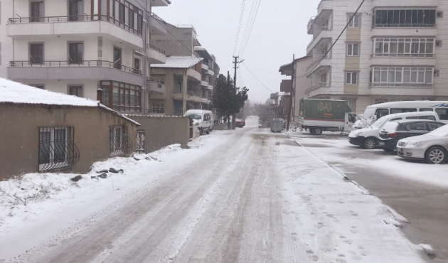 Edirne'de kar yağışı fırtınayla etkisini artırdı!