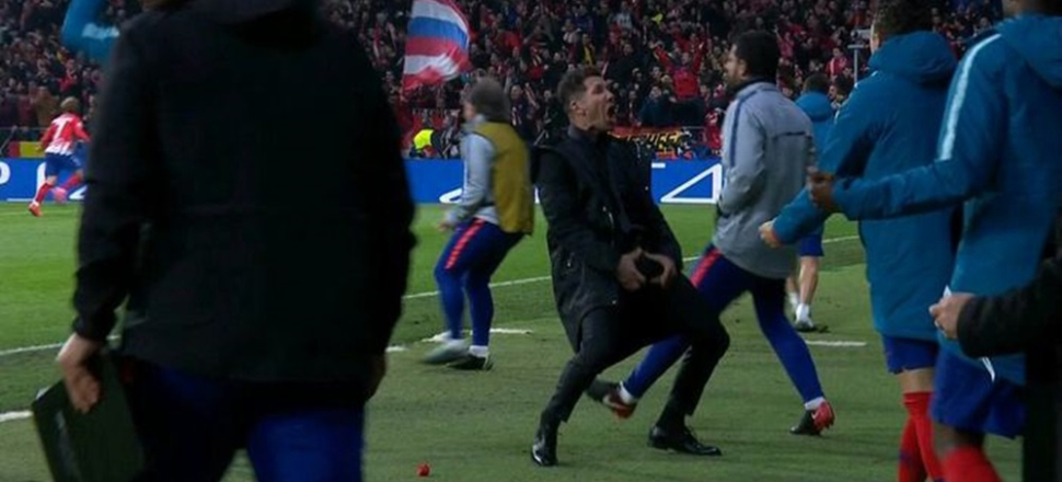 Diego Simeone'den tribünlere olay hareket!