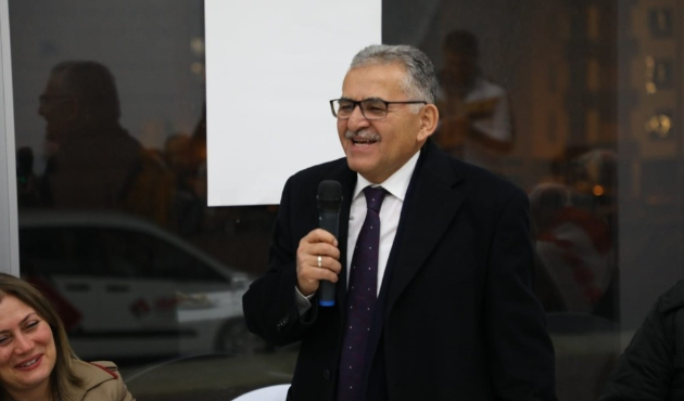 Kayseri'de Memduh Büyükkılıç, "Kayseri halkına hizmet etmeyi ibadet biliyoruz"