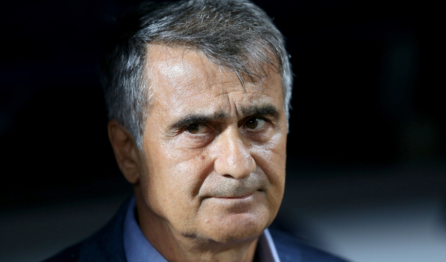 Şenol Güneş kararsız! Beşiktaş'ta forma rekabeti...