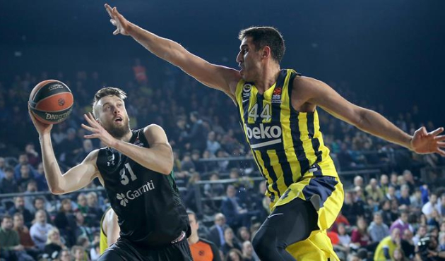 'Türk Derbisi'nde kazanan Fenerbahçe Beko!