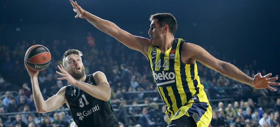 'Türk Derbisi'nde kazanan Fenerbahçe Beko!