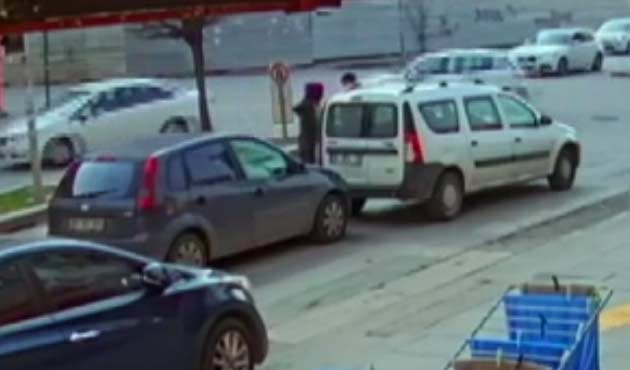 Önce tekme tokat saldırdı sonra da...