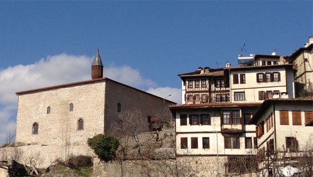 İmamın camiye astığı not ortalığı fena karıştırdı!