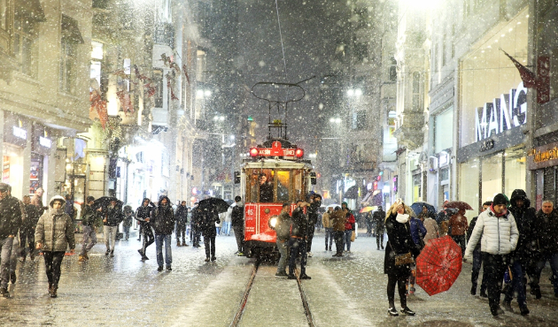 İstanbullular dikkat! Kar yağışı sürecek...