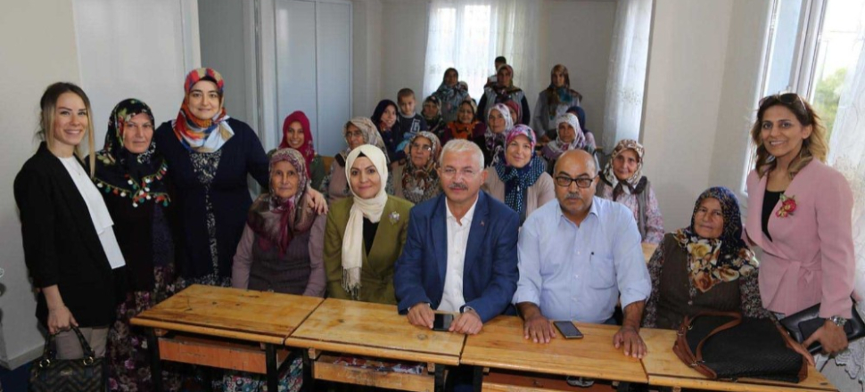 İzmir'de Başkan Yaşar Görmez’den kurs ziyareti