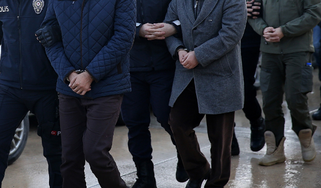1'i sivil 100'ü asker 101 kişi için gözaltı kararı