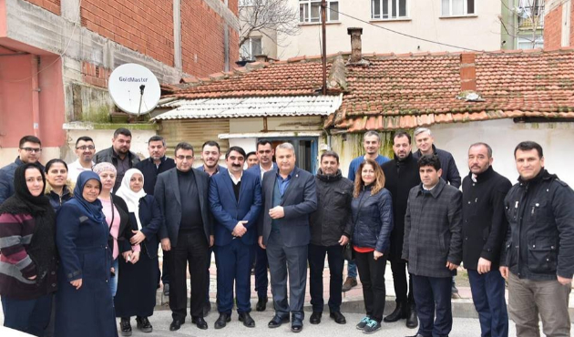 Manisa'da Başkan Mehmet Çerçi Akmescit’te destek istedi