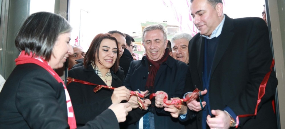 Ankara'da Alper Taşdelen Seçim İletişim Bürosu açılışlarını sürdürüyor