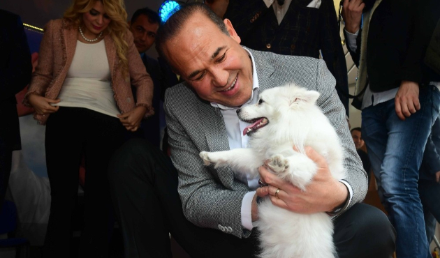 Adana'da Hüseyin Sözlü: "Her okul, her fabrika 2 köpeği sahiplenecek"