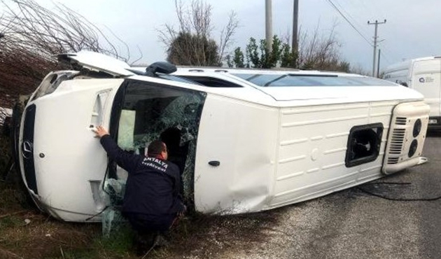 Öğrenci servisi devrildi: 1 ölü, 3 yaralı...