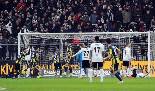 Faturayı sarhoş taraftara kesti