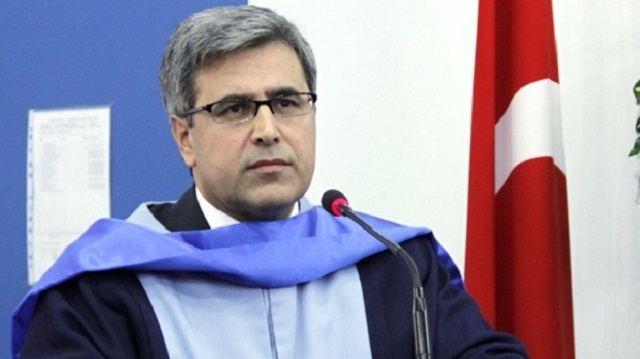 Kripto dekan Karaosmanoğlu FETÖ'den tutuklandı
