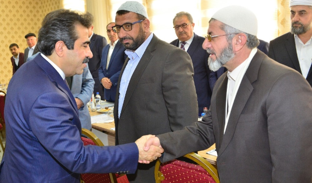 Diyarbakır'da Vali Basri Güzeloğlu, kanaat önderleri ile buluştu