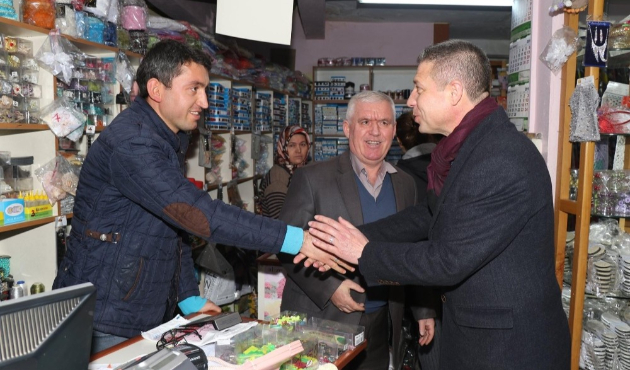 Manisa'da Şehzadeler esnafından İsa Özdemir’e yoğun ilgi