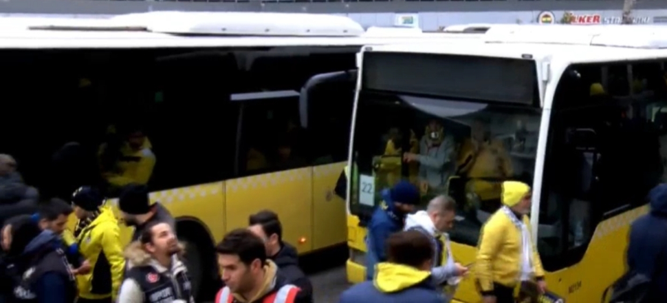 Fenerbahçeli taraftarlar derbi için yola çıktı!