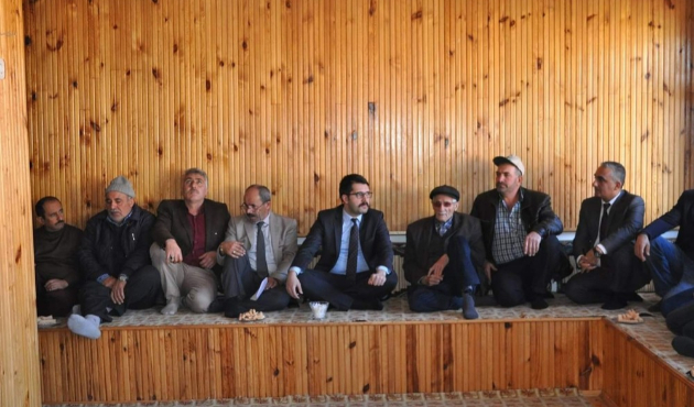 Bayburt Demirözü Kaymakamı Ömer Coşkun, vatandaşlarla buluştu