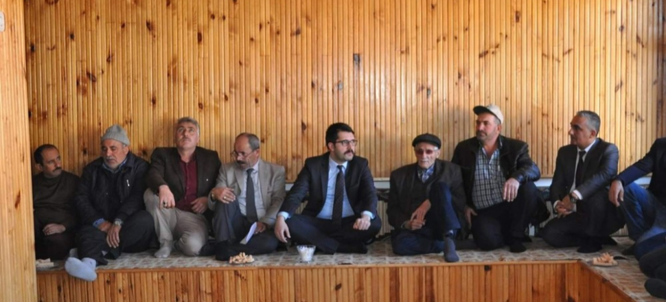 Bayburt Demirözü Kaymakamı Ömer Coşkun, vatandaşlarla buluştu