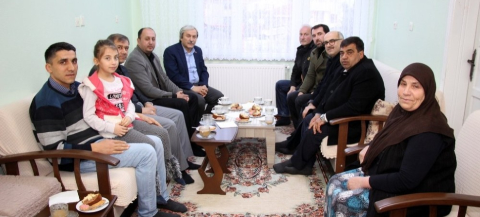 Bilecik'te Başkan Münir Şahin şehit ailelerini ziyaret etti