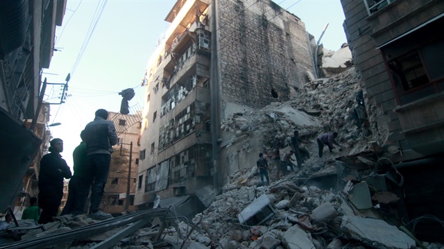 Esed yine Halep'e bomba yağdırdı: 30 ölü