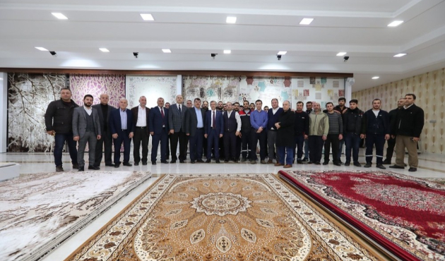 Gaziantep'te Belediye Başkanı Mehmet Tahmazoğlu işçilerle buluştu