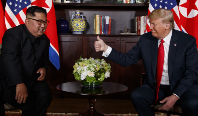 Trump ve Kim Jong Un yeniden bir araya geldi!
