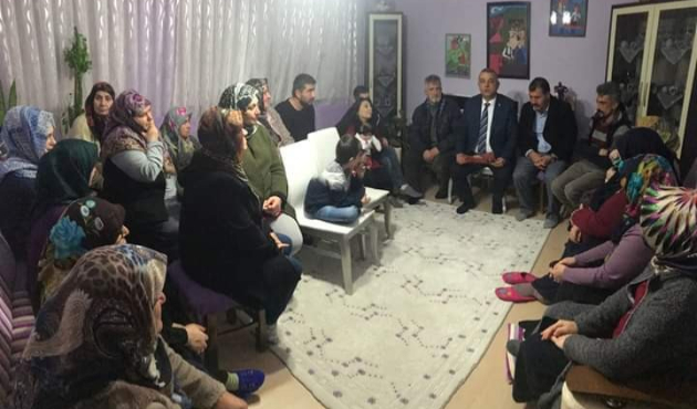 Düzce'de MHP'li başkan adayı Erdoğan Bıyık’ın kar kış dinlemeden çalışıyor