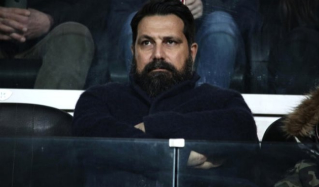 Abdülhamid'in ağabeyi futbol camiasından çıktı!