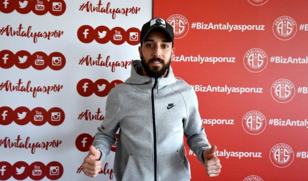 Tarık Çamdal maça çıkmadan sakatlandı!