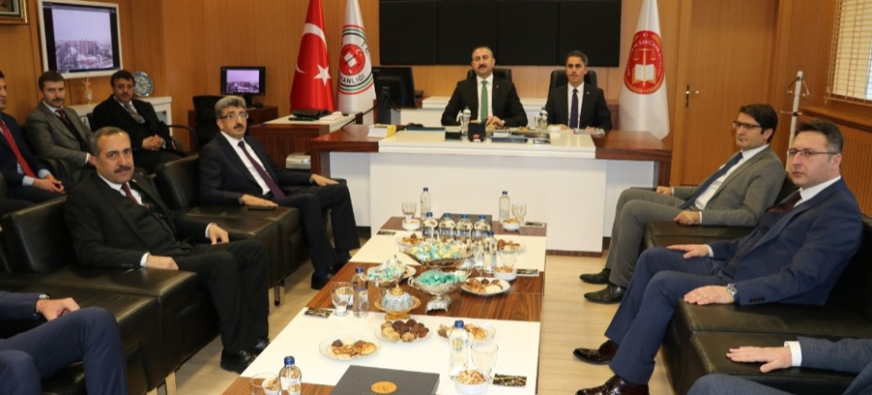 Van'da Bakan Abdulhamit Gül: “Darbecileri yargılayan bir yargı var”