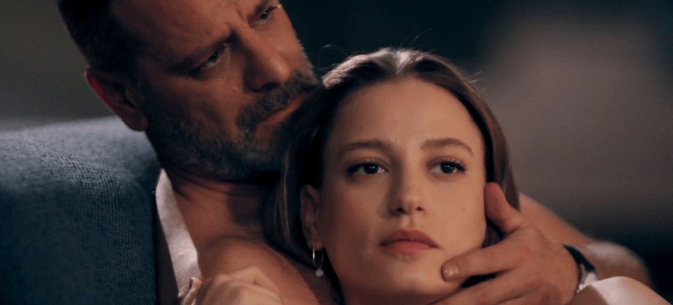 Ozan Güven ve Serenay Sarıkaya'dan bornozlu paylaşım!